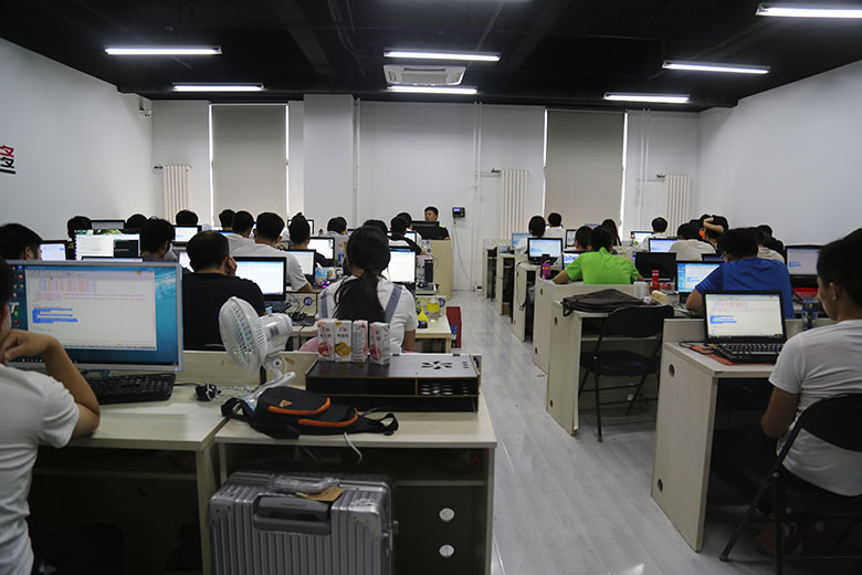 動力節點只專注Java培訓