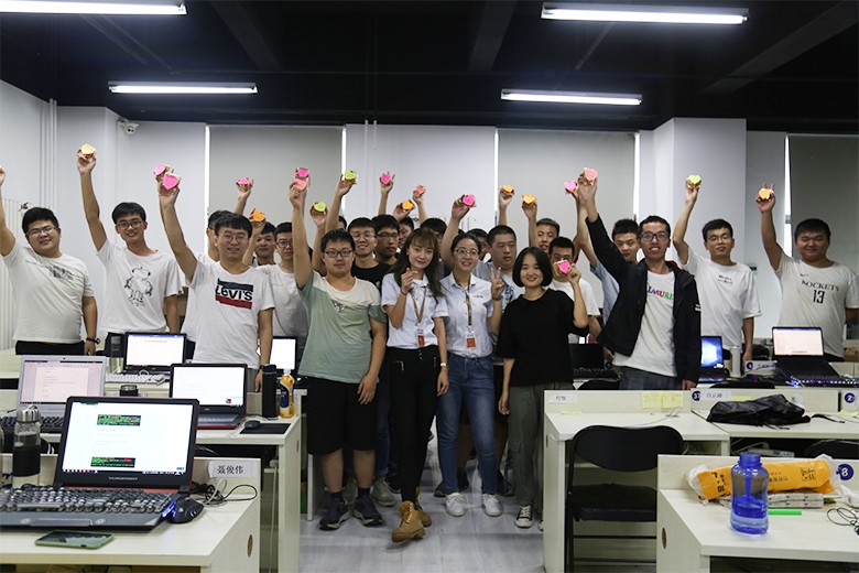 動力節(jié)點Java培訓機構學員合影